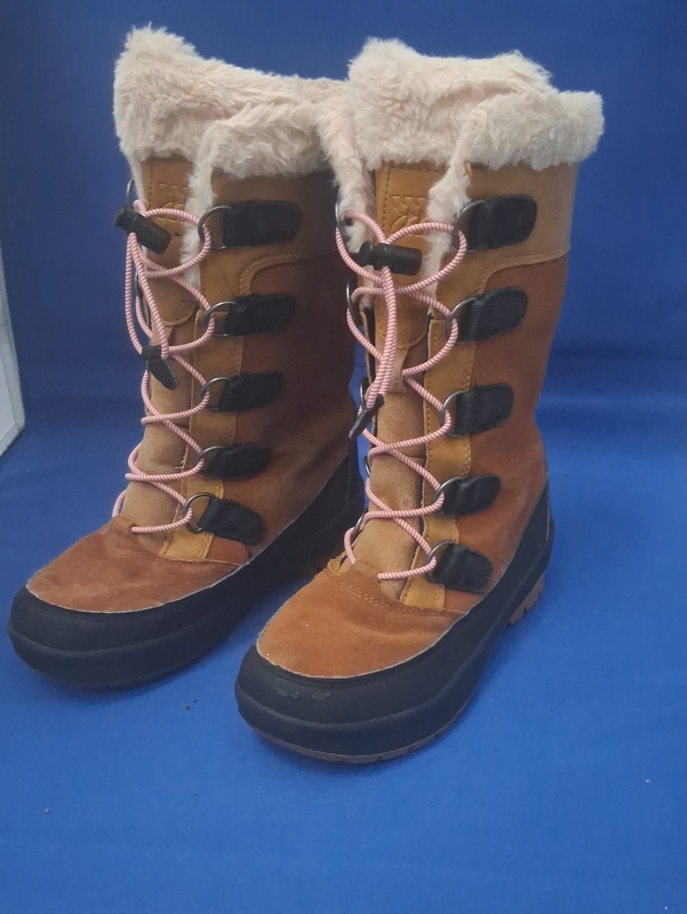 Girls All in Motion boots sz 2
